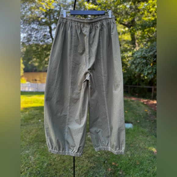 NWT Oddi Olive Green Joggers Pant Rope Drawstring White Stitching Big Pockets - Picture 2 of 6